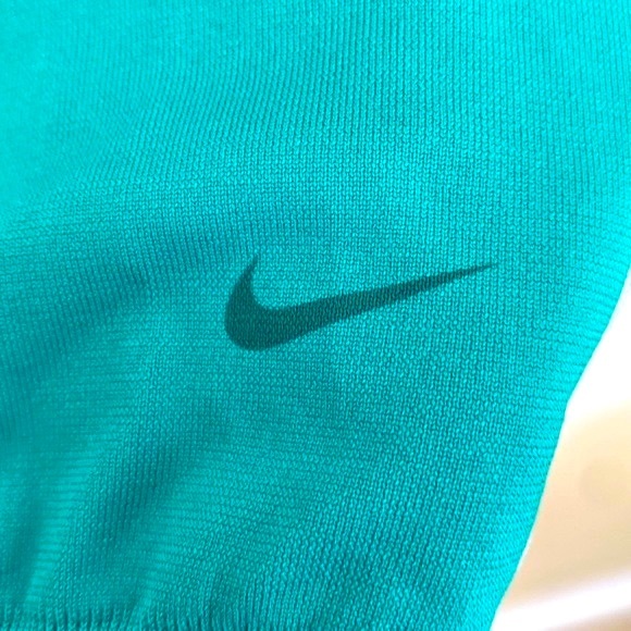Women’s Nike Aqua Short Sleeve Dri Fit Shirt - Picture 8 of 11